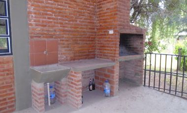 00078 CABAÑA PARA 6 PERSONAS CON AMPLIO PARQUE AL FRENTE DEL RIO PANAHOLMA