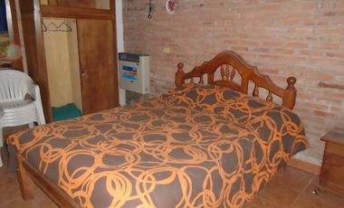 00078 CABAÑA PARA 6 PERSONAS CON AMPLIO PARQUE AL FRENTE DEL RIO PANAHOLMA