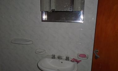 00078 CABAÑA PARA 6 PERSONAS CON AMPLIO PARQUE AL FRENTE DEL RIO PANAHOLMA