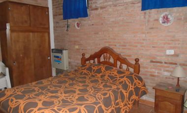 00078 CABAÑA PARA 6 PERSONAS CON AMPLIO PARQUE AL FRENTE DEL RIO PANAHOLMA