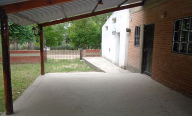 00078 CABAÑA PARA 6 PERSONAS CON AMPLIO PARQUE AL FRENTE DEL RIO PANAHOLMA