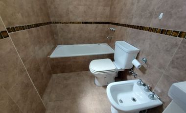 Departamento Tipo Casa en alquiler en Lanus Oeste