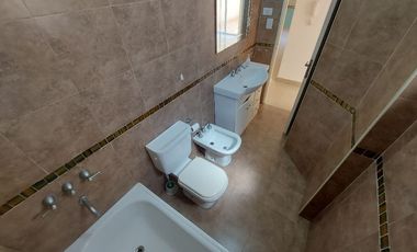 Departamento Tipo Casa en alquiler en Lanus Oeste