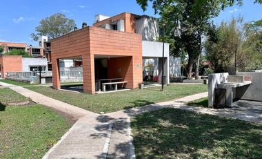 Departamento en venta c/ cochera en Los Perales