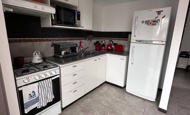 Departamento en venta c/ cochera en Los Perales