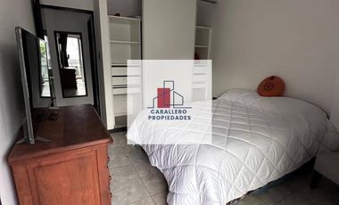 Departamento en venta c/ cochera en Los Perales