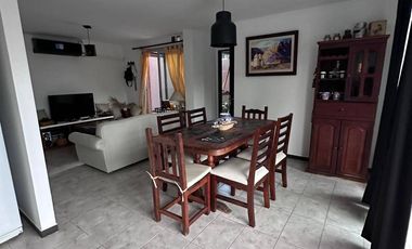 Departamento en venta c/ cochera en Los Perales