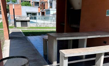 Departamento en venta c/ cochera en Los Perales