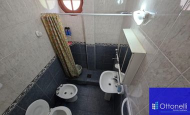 Casa en venta c/ cochera en Nueva Atlantis