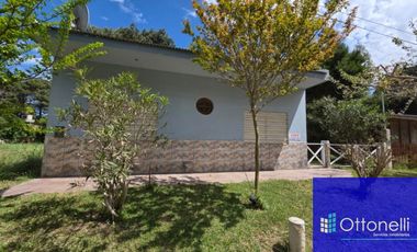 Casa en venta c/ cochera en Nueva Atlantis