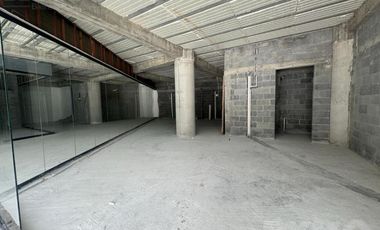 LOCAL EN VENTA EN PLAZA COMERCIAL EN EL BARRO, CARRETERA NACIONAL