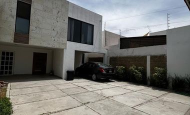 VENTA CASA EN CORRAL DE BARRANCOS AL NORTE DE LA CIUDAD CE