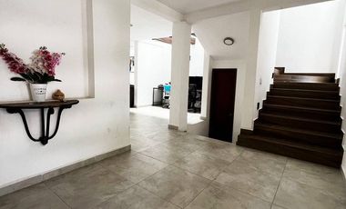 VENTA CASA EN CORRAL DE BARRANCOS AL NORTE DE LA CIUDAD CE