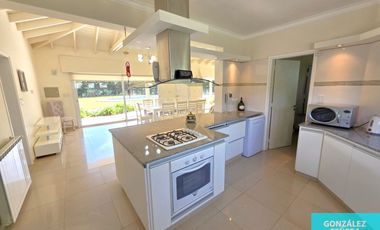 Quincho en venta de 1871m2 ubicado en Barrio Parque Norte