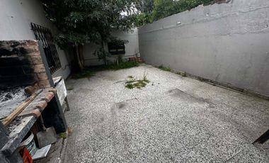 Casa en venta c/ cochera en Constitución