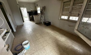Casa en venta c/ cochera en Constitución