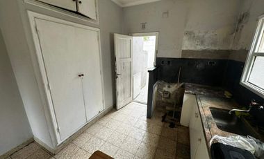 Casa en venta c/ cochera en Constitución