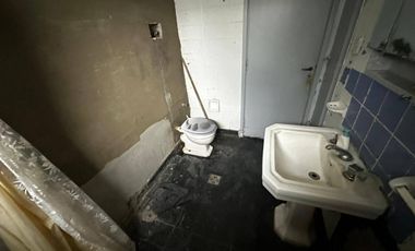 Casa en venta c/ cochera en Constitución