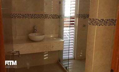 Se vende casa muy cerca de club de golf la loma (lomas del tec)