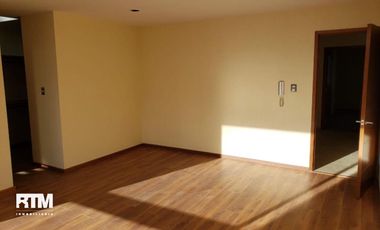 Se vende casa muy cerca de club de golf la loma (lomas del tec)