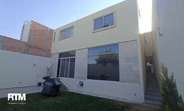 Se vende casa muy cerca de club de golf la loma (lomas del tec)