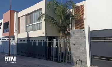 Se vende casa muy cerca de club de golf la loma (lomas del tec)