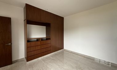 LOMAS DEL DORADO, Casa en VENTA con estudio en planta baja y 3 recamaras con baño