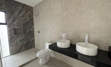 LOMAS DEL DORADO, Casa en VENTA con estudio en planta baja y 3 recamaras con baño