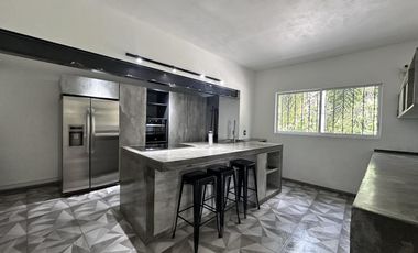 Casa en Club de Golf.