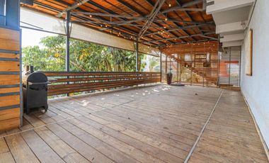 Casa en Club de Golf.