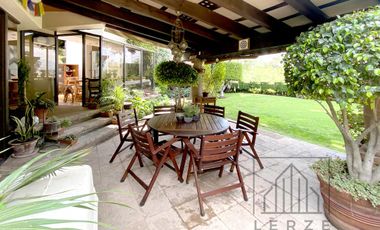 Casa en Bosques de las Lomas con Oficina Independiente P