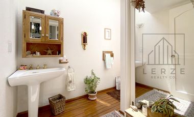 Casa en Bosques de las Lomas con Oficina Independiente P