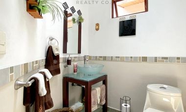 Casa en Bosques de las Lomas con Oficina Independiente P