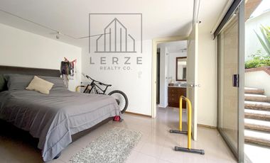 Casa en Bosques de las Lomas con Oficina Independiente P