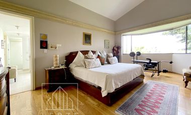 Casa en Bosques de las Lomas con Oficina Independiente P