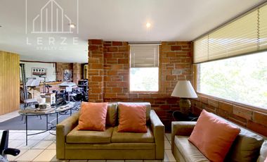 Casa en Bosques de las Lomas con Oficina Independiente P