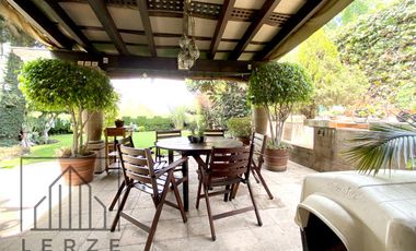 Casa en Bosques de las Lomas con Oficina Independiente P