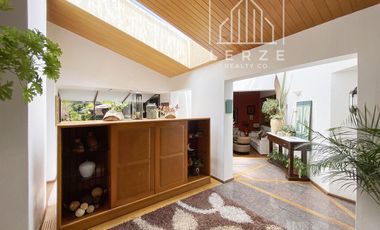 Casa en Bosques de las Lomas con Oficina Independiente P