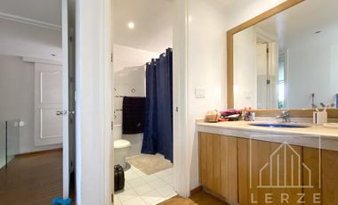 Casa en Bosques de las Lomas con Oficina Independiente P