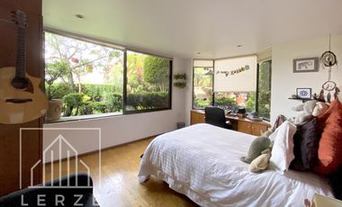 Casa en Bosques de las Lomas con Oficina Independiente P