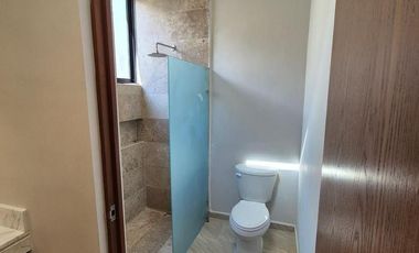 Casa de 4 recámaras en venta dentro de privada Nortemérida