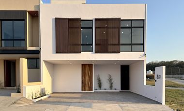 Casa Nueva en Venta Lomas del Dorado