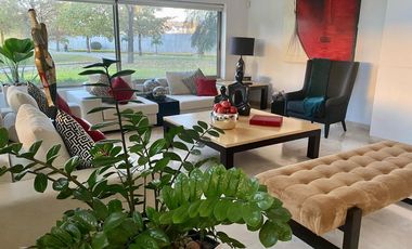 Casa con recamara en planta baja en el Fraccionamiento Paraíso Country Club