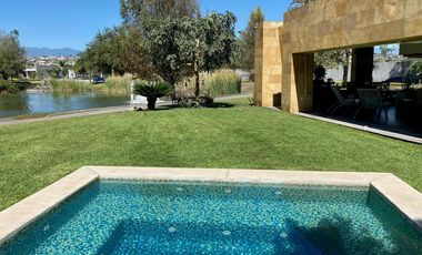 Casa con recamara en planta baja en el Fraccionamiento Paraíso Country Club