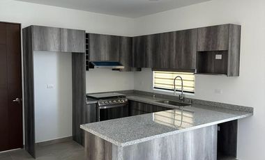 CASA EN VENTA EN FRACCIONAMIENTO FARASI, HARAS DEL BOSQUE