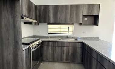 CASA EN VENTA EN FRACCIONAMIENTO FARASI, HARAS DEL BOSQUE