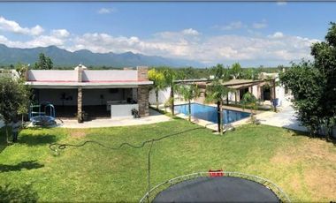 Quinta Ideal en Fraccionamiento Privado, hacienda Los Villarreal, Salinas Victoria, N.L.