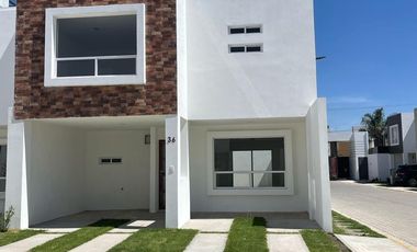 Casa en VENTA Reforma Nuevo León Cuautlancingo Puebla.