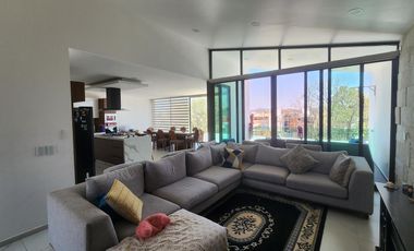 Casa en  Venta en Altozano, Fraccionamiento privado