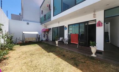Casa en  Venta en Altozano, Fraccionamiento privado